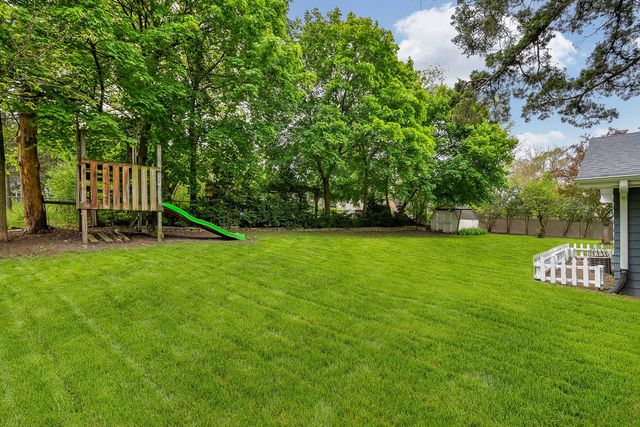 532 Ranch Road, Wheaton, IL 60187