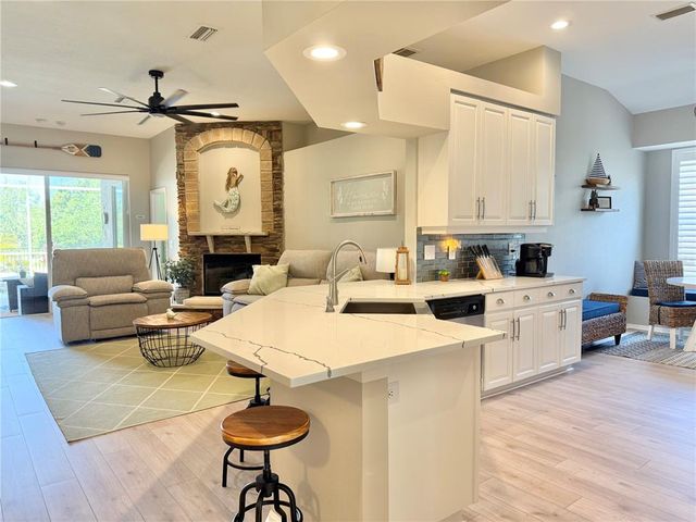 408 DELWOOD BRECK STREET, Ruskin, FL 33570