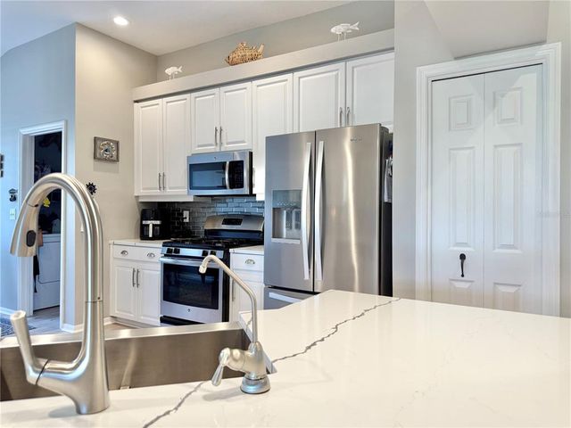 408 DELWOOD BRECK STREET, Ruskin, FL 33570
