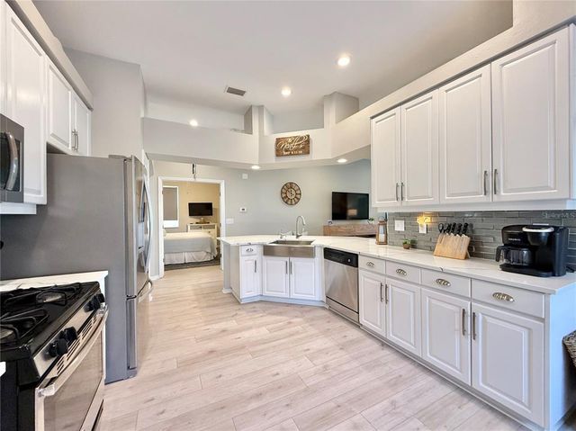 408 DELWOOD BRECK STREET, Ruskin, FL 33570