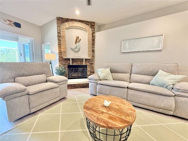 408 DELWOOD BRECK STREET, Ruskin, FL 33570