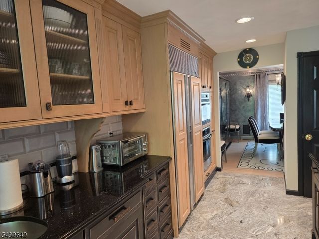 32 Robinhood Dr 32, Mountain Lakes Boro, NJ 07046