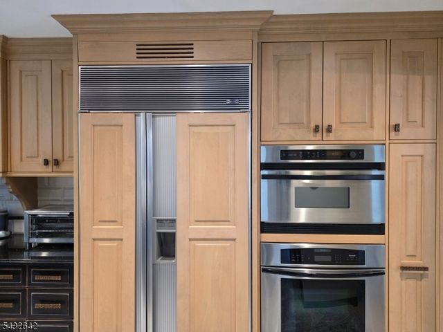 32 Robinhood Dr 32, Mountain Lakes Boro, NJ 07046