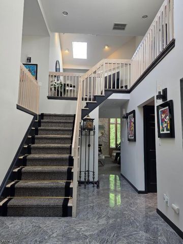 32 Robinhood Dr 32, Mountain Lakes Boro, NJ 07046