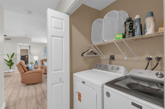 8266 NW 192nd Ter, Hialeah, FL 33015