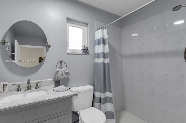 8266 NW 192nd Ter, Hialeah, FL 33015