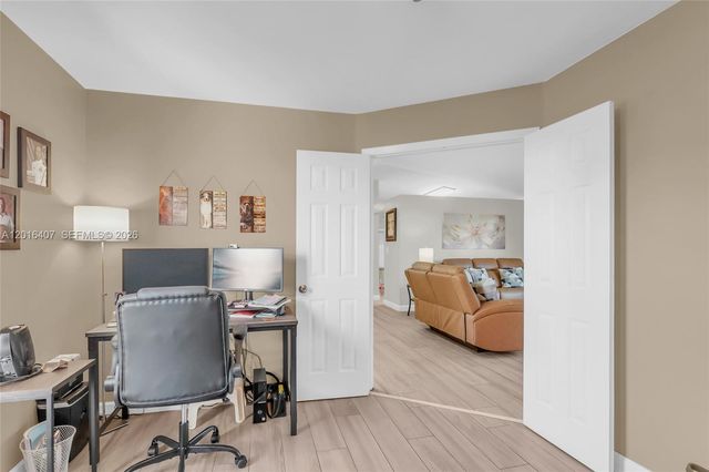 8266 NW 192nd Ter, Hialeah, FL 33015