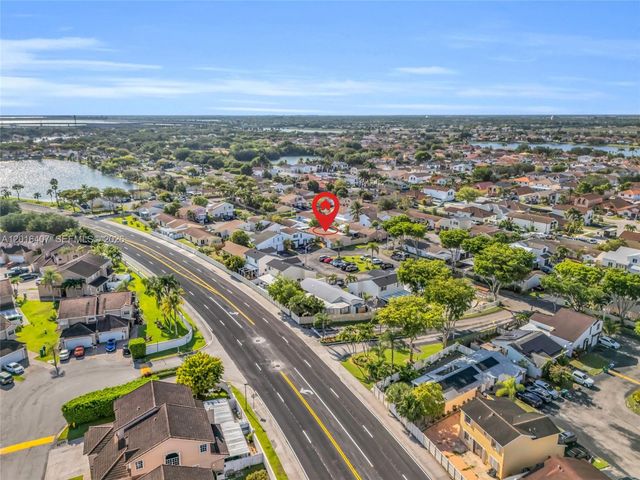 8266 NW 192nd Ter, Hialeah, FL 33015