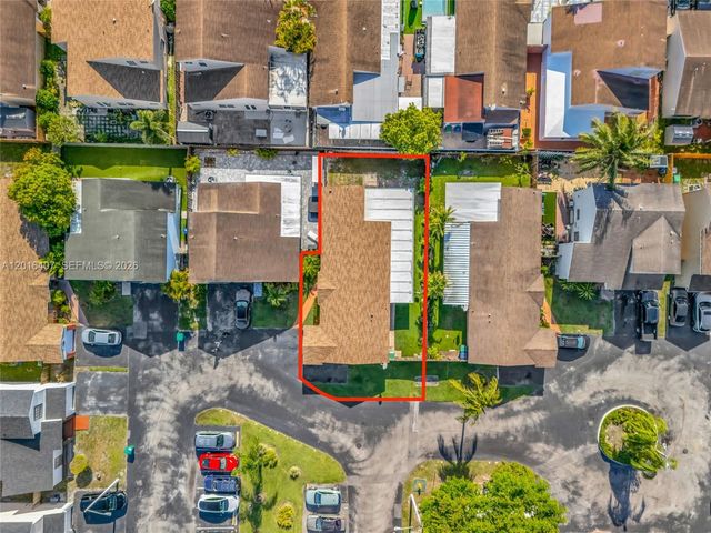 8266 NW 192nd Ter, Hialeah, FL 33015