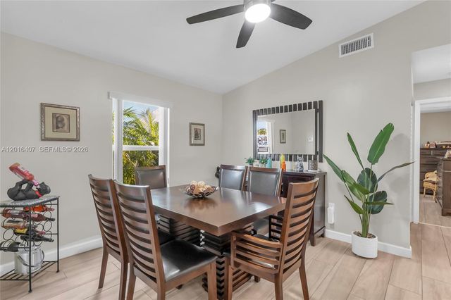 8266 NW 192nd Ter, Hialeah, FL 33015