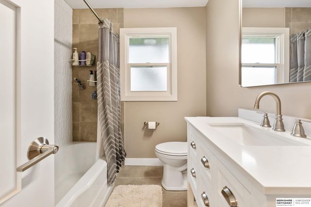 3432 N 206th Street, Omaha, NE 68022