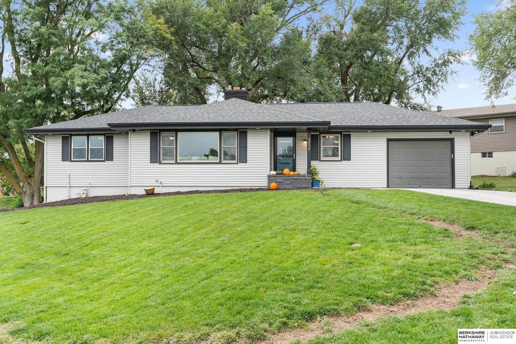 3432 N 206th Street, Omaha, NE 68022