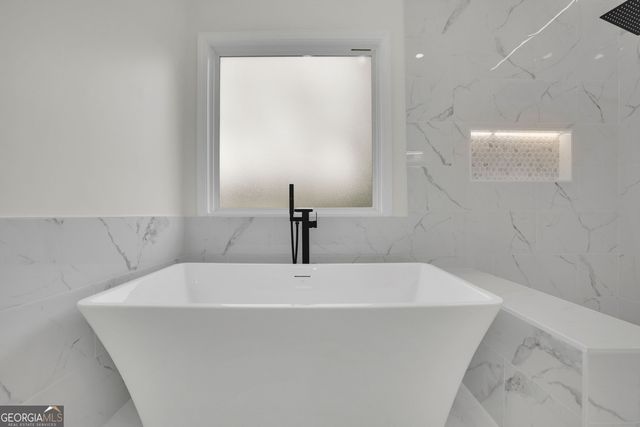 3 Highland Park Lane NE, Atlanta, GA 30306