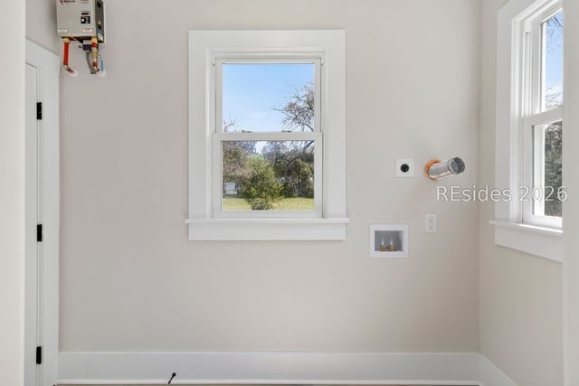 421 Meritta Ave, Beaufort, SC 29902