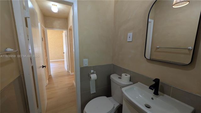 1431 NW 26th St, Miami, FL 33142