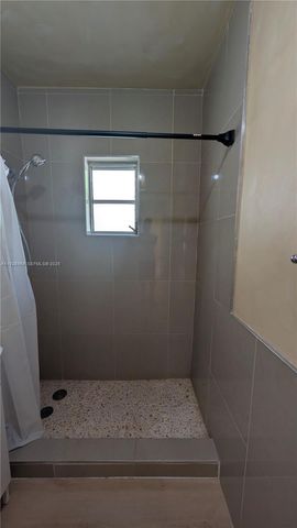 1431 NW 26th St, Miami, FL 33142