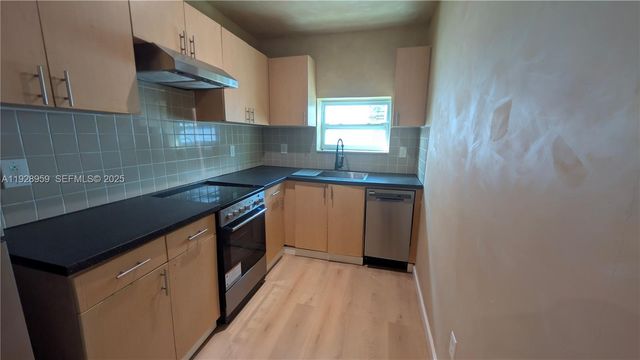 1431 NW 26th St, Miami, FL 33142