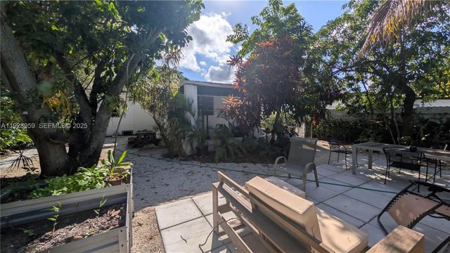 1431 NW 26th St, Miami, FL 33142