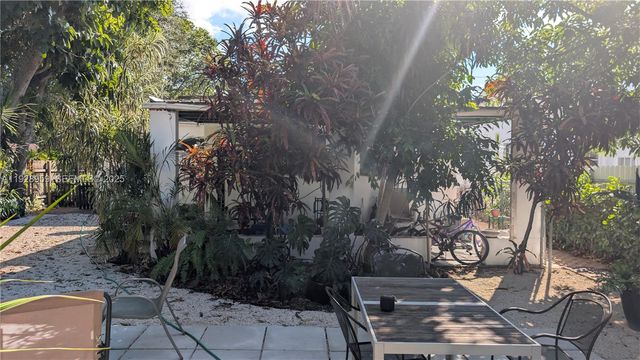 1431 NW 26th St, Miami, FL 33142