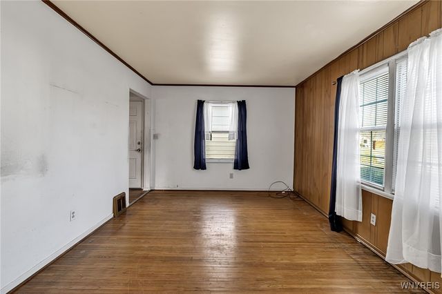 288 Vicksburg Avenue, Tonawanda, NY 14150