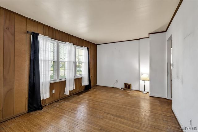 288 Vicksburg Avenue, Tonawanda, NY 14150