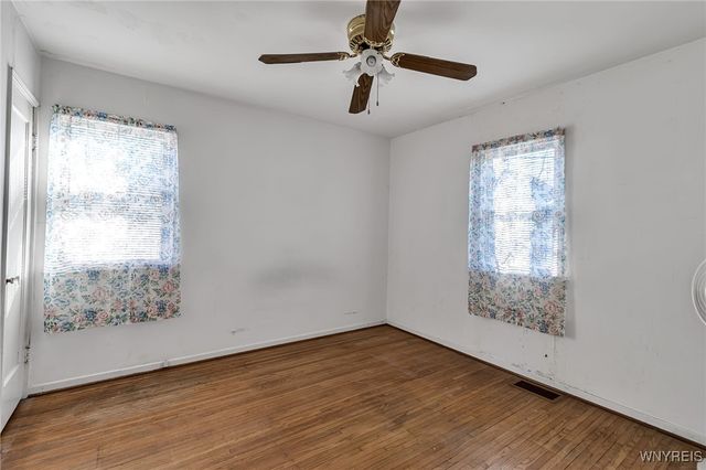 288 Vicksburg Avenue, Tonawanda, NY 14150