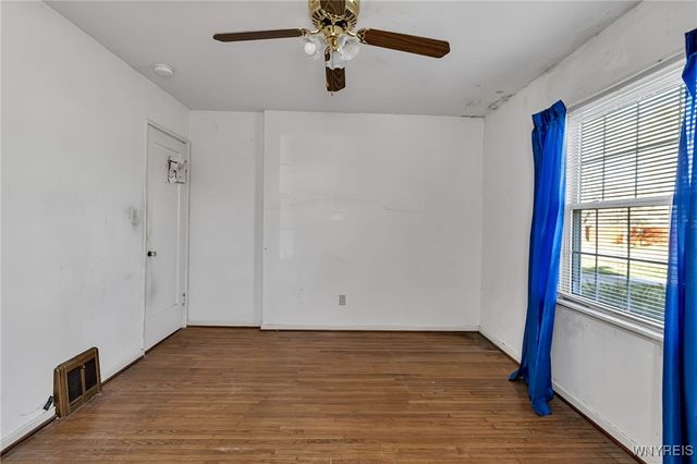 288 Vicksburg Avenue, Tonawanda, NY 14150