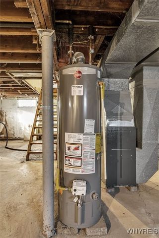 288 Vicksburg Avenue, Tonawanda, NY 14150