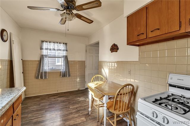 288 Vicksburg Avenue, Tonawanda, NY 14150