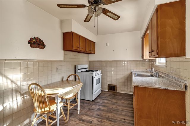 288 Vicksburg Avenue, Tonawanda, NY 14150