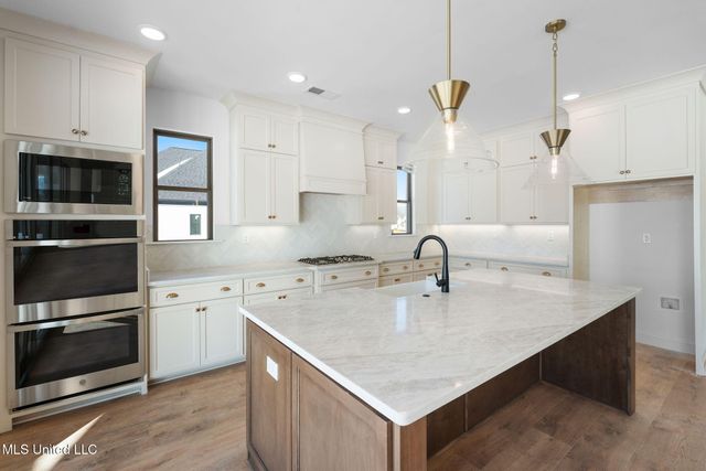 343 Camp Crossing, Hernando, MS 38632