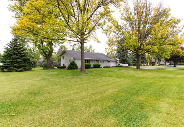 203 11th Street, Dallas Center, IA 50063