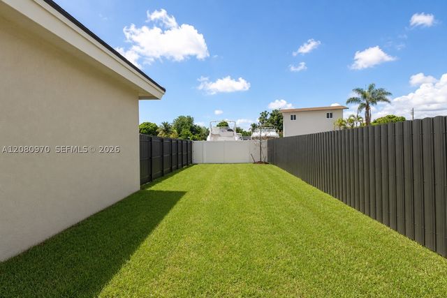 12554 SW 194th St B, Miami, FL 33177
