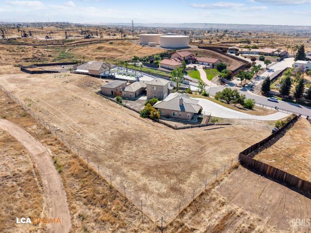 5053 N Hills Drive, Bakersfield, CA 93308