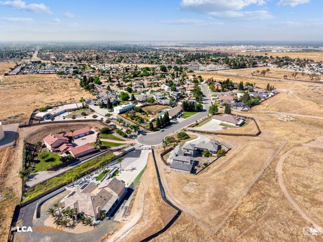 5053 N Hills Drive, Bakersfield, CA 93308