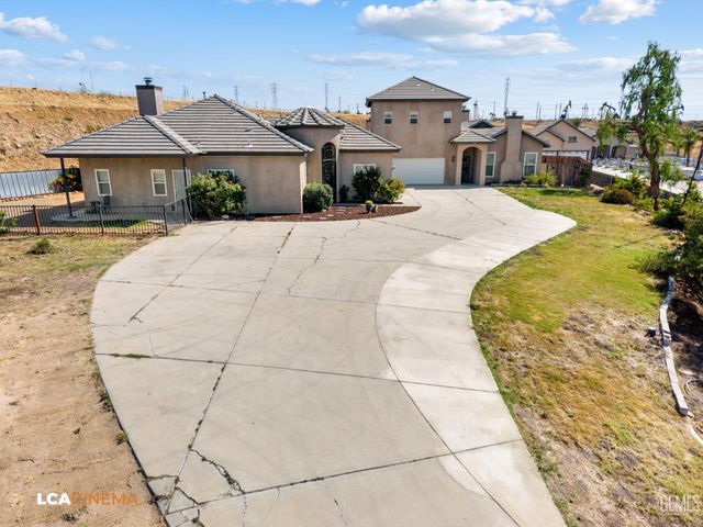 5053 N Hills Drive, Bakersfield, CA 93308