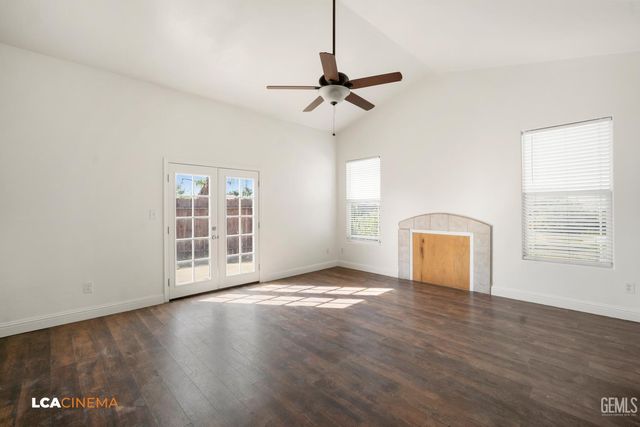 5053 N Hills Drive, Bakersfield, CA 93308