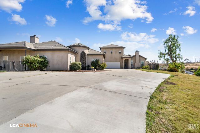 5053 N Hills Drive, Bakersfield, CA 93308