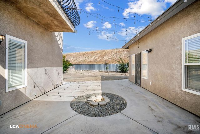 5053 N Hills Drive, Bakersfield, CA 93308