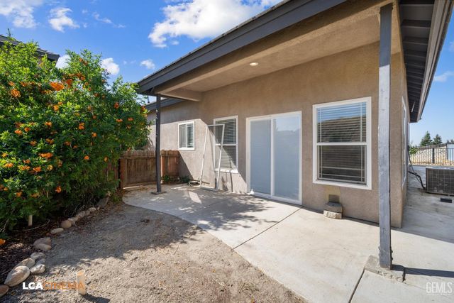 5053 N Hills Drive, Bakersfield, CA 93308