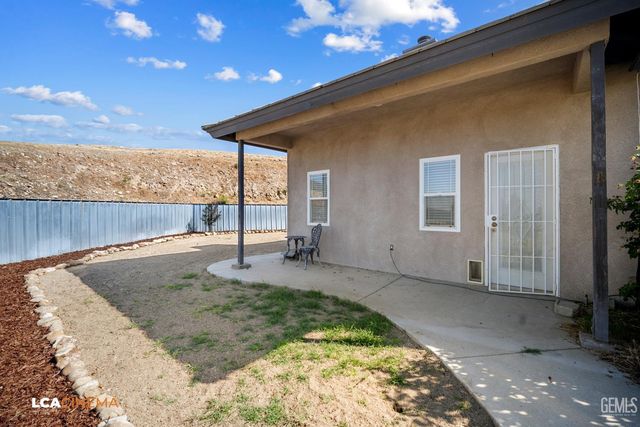 5053 N Hills Drive, Bakersfield, CA 93308