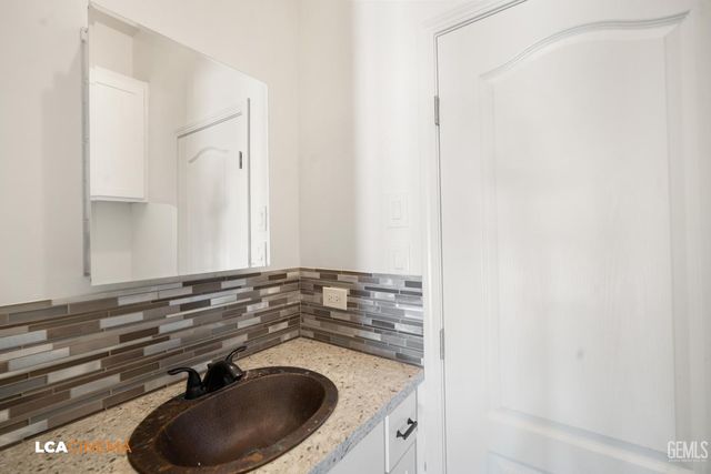 5053 N Hills Drive, Bakersfield, CA 93308