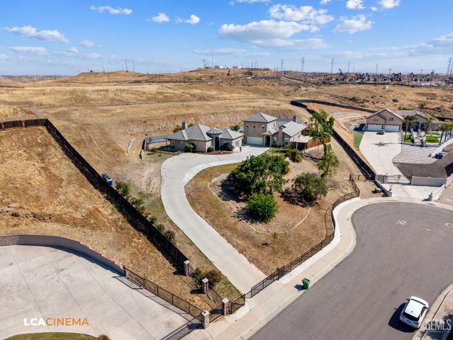 5053 N Hills Drive, Bakersfield, CA 93308