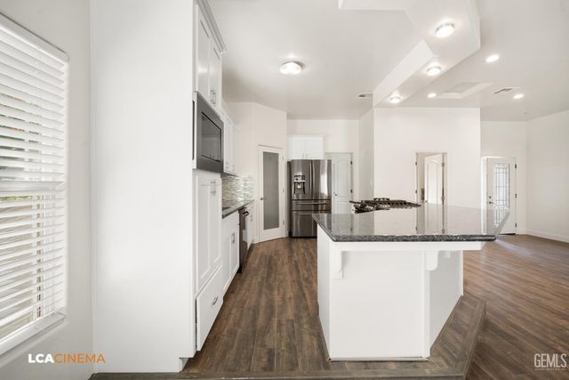 5053 N Hills Drive, Bakersfield, CA 93308