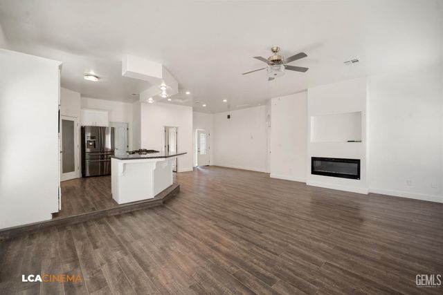 5053 N Hills Drive, Bakersfield, CA 93308