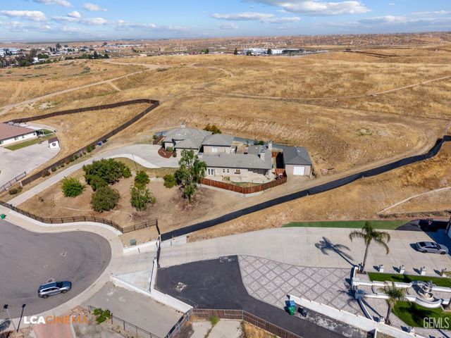 5053 N Hills Drive, Bakersfield, CA 93308