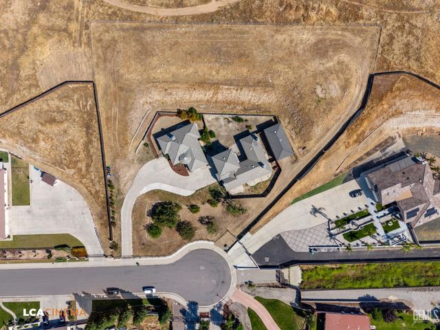5053 N Hills Drive, Bakersfield, CA 93308