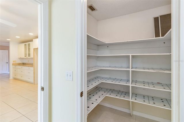 924 WALD ROAD, Orlando, FL 32806