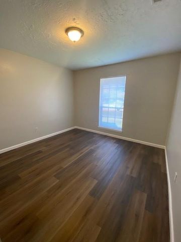 8022 Bunker Wood Lane, Houston, TX 77086