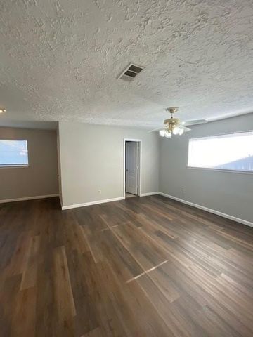 8022 Bunker Wood Lane, Houston, TX 77086